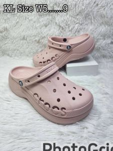 Crocs ผู้หญิง  คลาสสิก Crush Clog กระดูกสี สุภาพสตรี รองเท้าชายหาด แพลตฟอร์ม