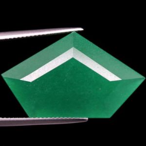 Beautiful Natural Jade 17.21 Carat 18.1 x 29.0 x 6.7 mm