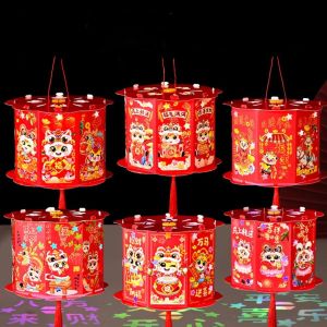 XYAX ทำด้วยมือ โคมไฟม้าราศี พร้อมพู่ การ์ตูน โคมไฟเทศกาลฤดูใบไม้ผลิ ชุดวัสดุ DIY คำอวยพร โคมไฟตรุษจีน เทศกาลฤดูใบไม้ผลิ