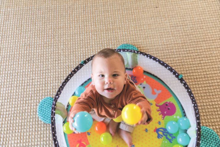 INFANTINO%20Grow-With-Me%20Activity%20Gym%20&%20Ball%20Pit%20(TURTLE)%20with%20Built-in%20Balls%20Storage%20(Gym%20/%20Mat)%20Age%20Grade:%200%20months+%20-%20Image%206