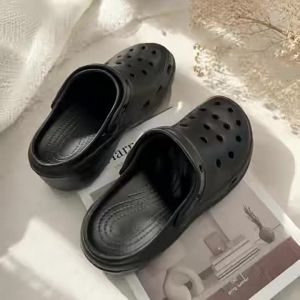 [Free Shipping] Versatile Cloud Clogs Womens Sandals for Outdoor Wear Slip-On Beach Shoes Home Slippers Womens Closed-Toe Slippers