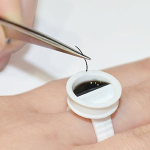 Ring glue atau tinta ring untuk meletakkan lem atau tinta sulam/ring glue eyelash
