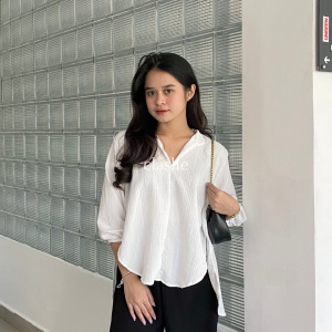 Baju Blouse Wanita Atasan Lengan Panjang Lady Crush Crinkle Anti Lecek Korean Style Kekinian Terbaru Ootd Reina Top by Clashe