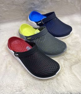 รองเท้าผู้ชาย crocs รุ่น LiteRide ทำมาจาก Polyamide 100% ทำให้รองเท้ามิม