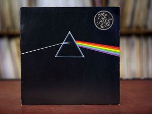 แก้วกาแฟ พิงก์ฟลอยด์ (PINK FLOYD) อัลบั้ม The Dark Side of the Moon สกรีนรูปรอบแก้ว ของใหม่มือหนึ่ง หรือส่งรูปมาให้สกรีนก็ได้ / PF2