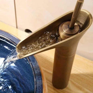 VÒI RỬA MẶT LAVABO ĐỒNG CHẢY MÁNG THÂN CAO GRM 8602