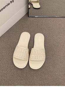 Retro WomenS Slip-On Sandals For Outdoor Wear 2025 Summer New Casual Sandals With Soft Soles For Vacation And Beach