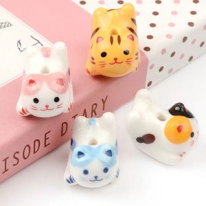 PRAYERF คิตตี้สำหรับเด็ก ลูกปัดเซรามิกลายแมว แมวแมวแมว กำไลข้อมือแต่งหน้า ลูกปัดแมวขิง สวยดีครับ สัตว์สัตว์สัตว์ อุปกรณ์เครื่องประดับ DIY เครื่องประดับทำเอง