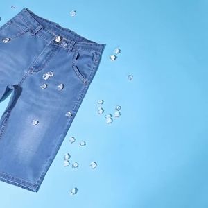 Mens summer hit: loose straight-leg cropped jeans stretchy casual versatile fashion shorts