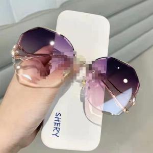 AU Kính râm nữ cao cấp mẫu mới phong cách Hàn Quốc thời trang sành điệu phù hợp đi chơi giúp mặt tròn và mặt to trông hơn chống tia UV.