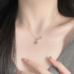 C.three Pink Heart Pin Necklace Women Personalized Light Luxury Necklace Clavicle Chain Versatile