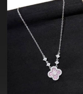 AE Pink shell four-leaf clover necklace for women fashionable niche light luxury design clavicle chain unique and high-end trendy choker
