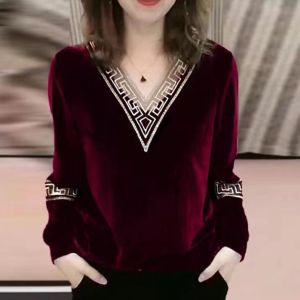 เสื้อยืดผ้ากำมะหยี่สีทองขนาดใหญ่ของผู้หญิงเสื้อยืดแบบบางใหม่สำหรับฤดูใบไม้ผลิและฤดูใบไม้ร่วงเสื้อยืดคอวีแขนยาวแบบหลวม