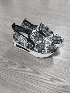 WomenS Fashionable Flat Height-Increasing Mesh Breathable Casual Shoes With Platform Support