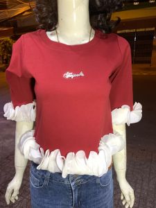 Áo thun nữ trang trí đính lai cánh sen