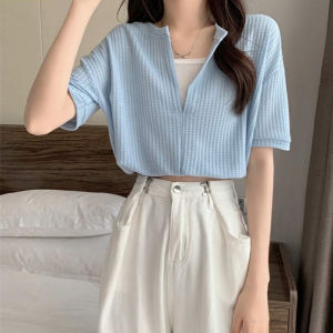 Ielgy Áo thun tay ngắn áo ngắn cổ chữ V dáng rộng phiên bản Hàn Quốc Bánh quế thiết kế cho nữ
