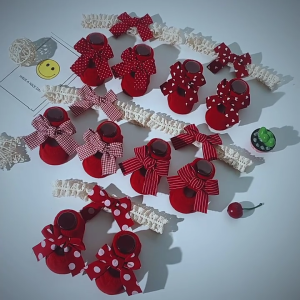 ถุงเท้าป้องกันการลื่นไถลสำหรับเด็กทารกพื้นถุงเท้าเด็กหัดเดินฤดูหนาวรองเท้าผ้าฝ้ายพื้นถุงเท้าสำหรับทารกแรกเกิดสีแดง0-1Year เครื่องแต่งกาย