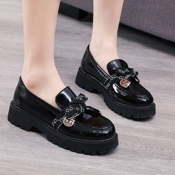 Docmart hot sale shoes girl