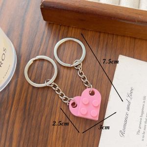 พวงกุญแจหัวใจ2ชิ้น/เซ็ตลายอิฐสำหรับคู่รักพวงกุญแจบล็อคก่อสร้างความรักแบบแยกออกจากกันได้ของขวัญวันวาเลนไทน์สำหรับผู้ชายและผู้หญิง