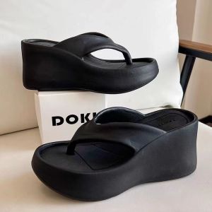 [Free Shipping] WomenS Summer Outdoor Flip-Flops High-Heeled Thick-Soled Open-Toe Sandals Suitable For Showering With A Wedge Heel Fashionable And Stylish