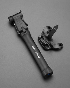 Portable car air pump tire inflator can inflate bicycle and motorcycle balls