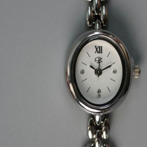 HB Jewelry OVALA Gray Oval Dial Watch – Fashion Quartz Timepiece with Slim Chain Strap Watch for Women W00063