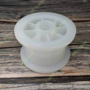 (มีตัวเลือก) มีปีก พลาสติก ลูกรอกสายพาน DC60 / DC68 / DC70 / DC93 / DC95 / DC105 X / DC108 X คูโบต้า (Kubota) รถเกี่ยวข้าว (มู่เล่ย์สายพาน ลูกรอก ลูกกลิ้ง ลูกกลิ้งสายพาน ลูกรอกดันสายพาน)