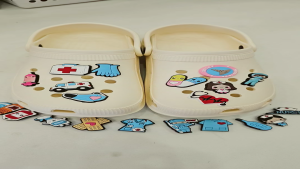 Charm sticker gắn dép mẫu 2D C53