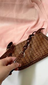Tas Mini Croco & Shoulderbag Wanita Import: Panduan Lengkap