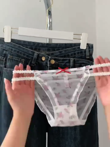 กางเกงในแบบฮิปสเตอร์ลูกไม้สายหนังผ่าข้างเอวต่ำกางเกงในลายตาข่ายลายดอกไม้กางเกงในชุดชั้นในแบบผูกข้างหลังหวาน