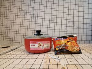 Panci Merah 18cm Yoshikawa Tutup Kaca Teflon Anti Lengket Sauce Pan Mpasi 15 Liter XJ1508 Red Pan