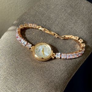 Đồng hồ nữ dây đeo điều chỉnh vòng trường hợp vòng đeo tay thời trang xem cho phụ nữ thanh lịch hàng ngày không thấm nước không bị xỉn