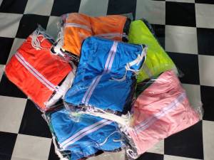 ก﻿างเกงขาสั้น 2 แถบกีฬา ของเด็กหญิง - ชาย  เ﻿ด็กน้ำหนัก 0-15 กิโลใส่ได้ค่ะ