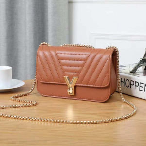 VIVIBAG#1102 Medium-sized quilted crossbody or shoulder bag for womens use featuring a distinctive metallic "V" clasp and a gold-tone chain shoulder strap.