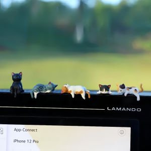 Cute Cat Resin Ornament Creative Animal Design for Car Dashboard Stylish Central Control Display Decoration