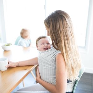 Địu cho trẻ sơ sinh Aura Baby Wrap Với 100% chất liệu vải Viscose mềm mại được làm từ bạch đàn và keo
