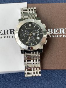 Đồng hồ nam Burberry Swiss Quartz  kim dạ quang 1 lịch dây thép không gỉ