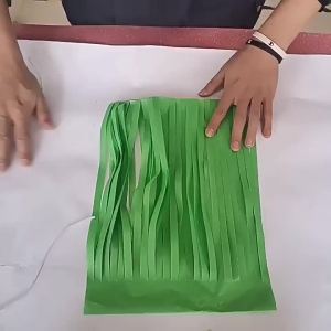 Trang trí tiệc sinh nhật tua rua giấy tiệc cưới lễ hội bàn tráng miệng bóng bobo bóng bay đồ treo trang trí dây hoa giấy tua rua treo.