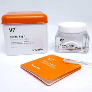 Kem dưỡng trắng giảm thâm nám và tái tạo da Dr.Jart+ V7 Toning Light Hàn Quốc mẫu mới