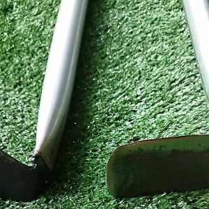 แว้กดาหญ้าด้ามเหล็ก (มีทั้งซ้ายและขวา)คมแข็งทนใช้งานดีมากผลิตจากเหล็กแหนบแท้ขนาดด้ามยาวประมาณ 52 cm ขนาดเหมาะมือค่ะ