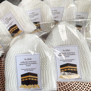 Souvenir Oleh-Oleh Haji Umroh | Bingkisan Peci Rajut Nyaman & Murah