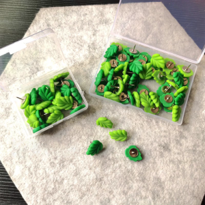 20/30/50Pcs Leaf Shaped Push Pins Notice Board Thumb Tacks Cork Board Pins for Office Notice Board Display Picture Notes