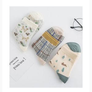 [ส่งจาก กทม.] ถุงเท้าแฟชั่น ผ้าหนา เกรดห้าง ไม่หลุดข้อ ถุงเท้าข้อกลาง ลาย Rabbit