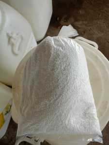 Kaporit Granular 90% 1 KG Penjernih Obat Air Kolam Renang Penjernih dan Penghilang Bau Air Sumur