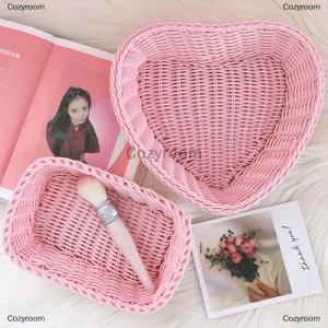 [COD] Cozyroom ตะกร้าทรงหัวใจแบบตั้งโต๊ะสีหวานสำหรับใส่ของตกแต่งบ้านตะกร้าเก็บผลไม้แบบนอร์ดิก