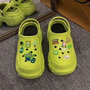 LKfashion ต้องมี รองเท้ายางเสริมส้น สีสวยน่ารักมากแถมทรงสวยดีไซน์ใหม่ไม่เหมือนใคร มีเพิ่มตัวการ์ตูนเก๋ๆมีก่อนสวยก่อนใคร น๊าาา