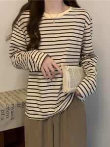 เสื้อยืดคอกลมแขนยาวผู้หญิง 2025 ฤดูใบไม้ร่วงใหม่หลวมบางเสื้อด้านล่างลายทางเสื้อชั้นในลำลอง【VibeShop】