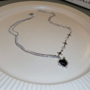 Kpop Black Heart Pendant Necklace Punk Shiny Rhinestone Star Asymmetric Chain Necklace for Women Y2K Jewelry