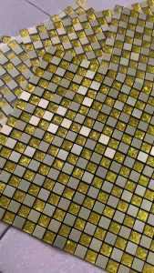 Miếng dán tường mosaic thuỷ tinh kết hợp alu cao cấp