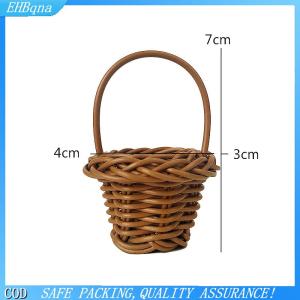 【Miễn ship không giới hạn】 1pcs Dollhouse thu nhỏ dệt hoa giỏ tay giỏ lưu trữ giỏ trẻ em giả vờ chơi đồ chơi nhà búp bê phụ kiện